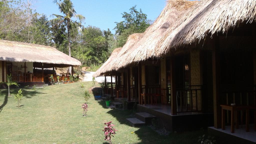 Airas' Garden Homestay Eco Bungalows Kuta  Екстер'єр фото